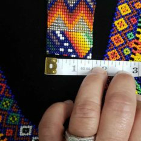 Huichol Jewelry - Picture 4 of 9